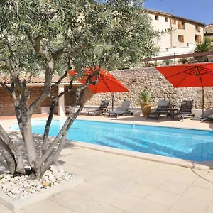 Les Terrasses De La Roque-Alric